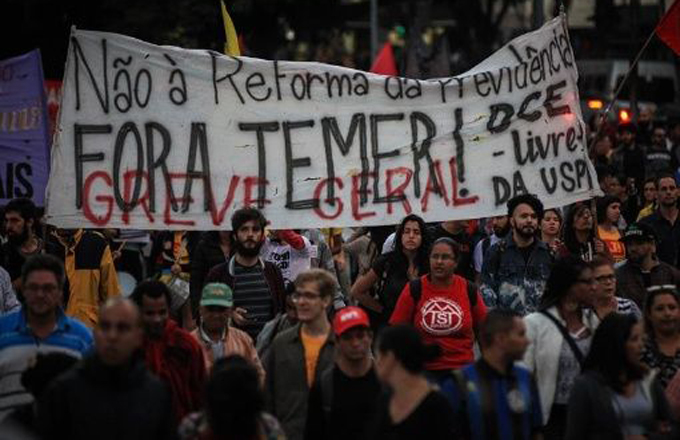 Brasil: rechazan ley de tercerización laboral