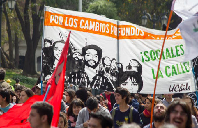 Chile: Colegio de Periodistas llama a marchar por derechos laborales