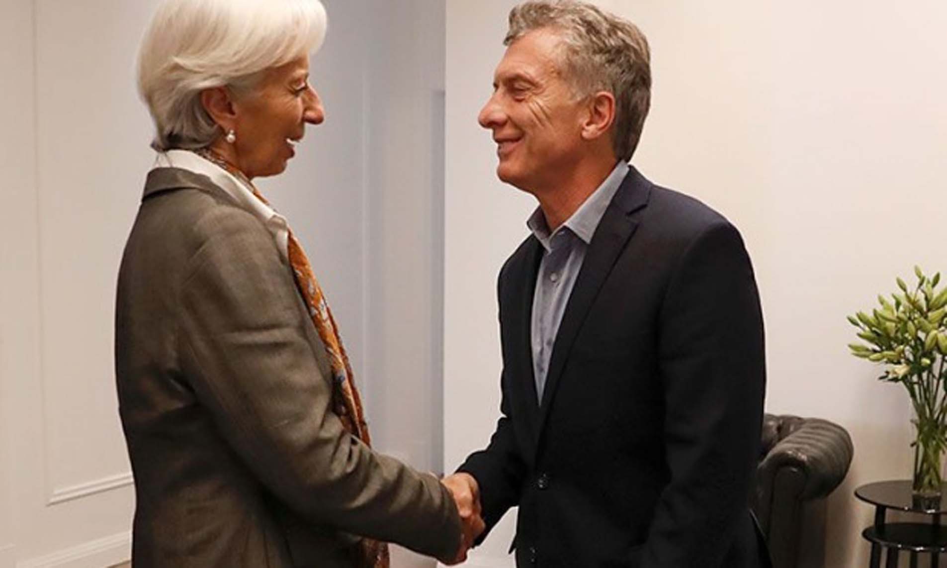 El gobierno renegocia el acuerdo con el FMI