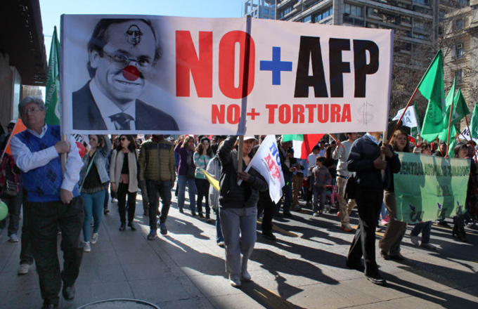 Masivas movilizaciones contra las AFP en Chile