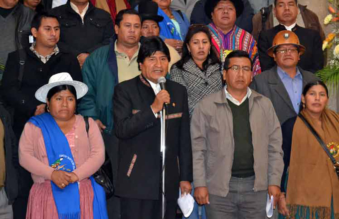 Medio millón de bolivianos celebran Día de la Democracia