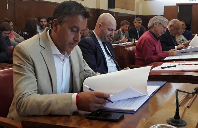Azcona pide votar sobre tablas la incorporación de Mar del Plata al Fondo del Conurbano