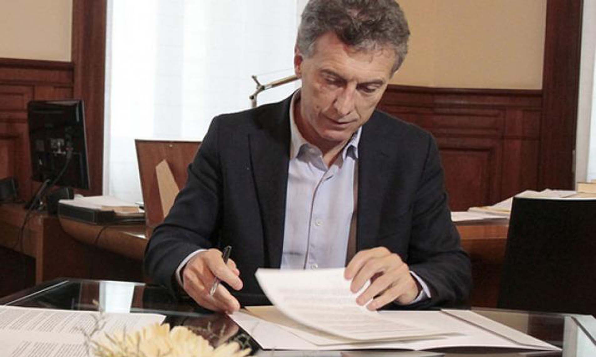 Macri vetó la ley antitarifazo