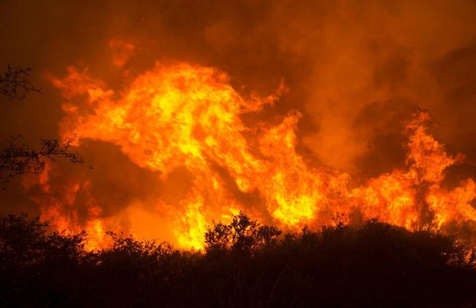 Incendio en California podría alcanzar tamaño récord