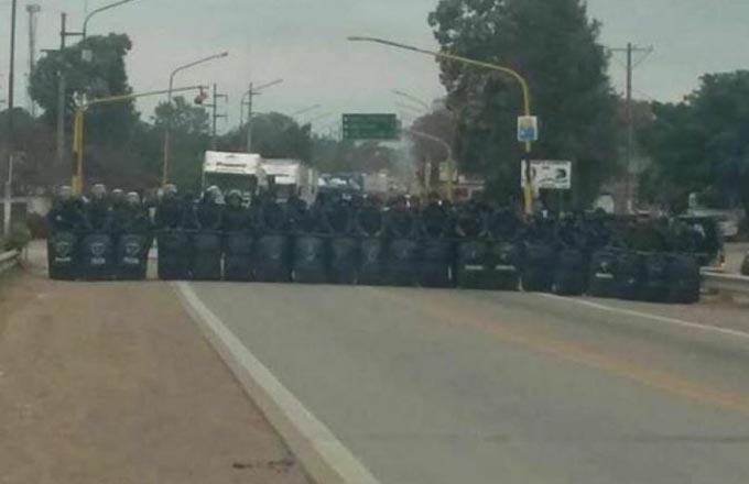 Jujuy: Brutal represión de la policía de Morales en Ledesma