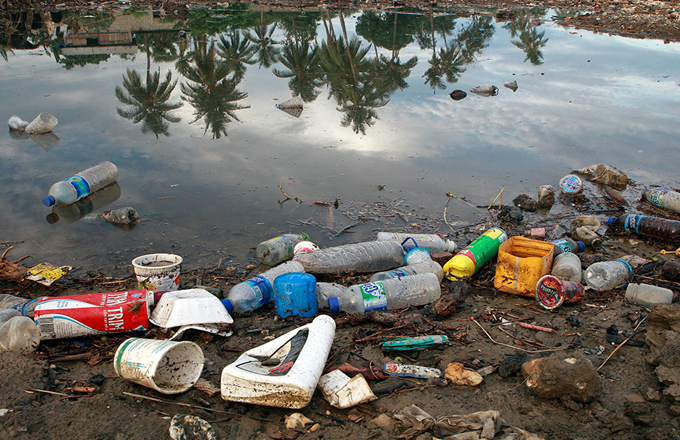 La ONU lucha por mantener los océanos limpios de plásticos
