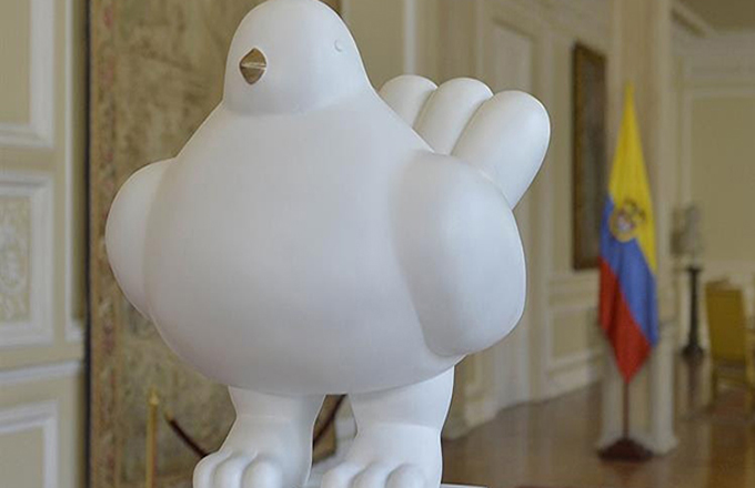 Botero apoya proceso de paz