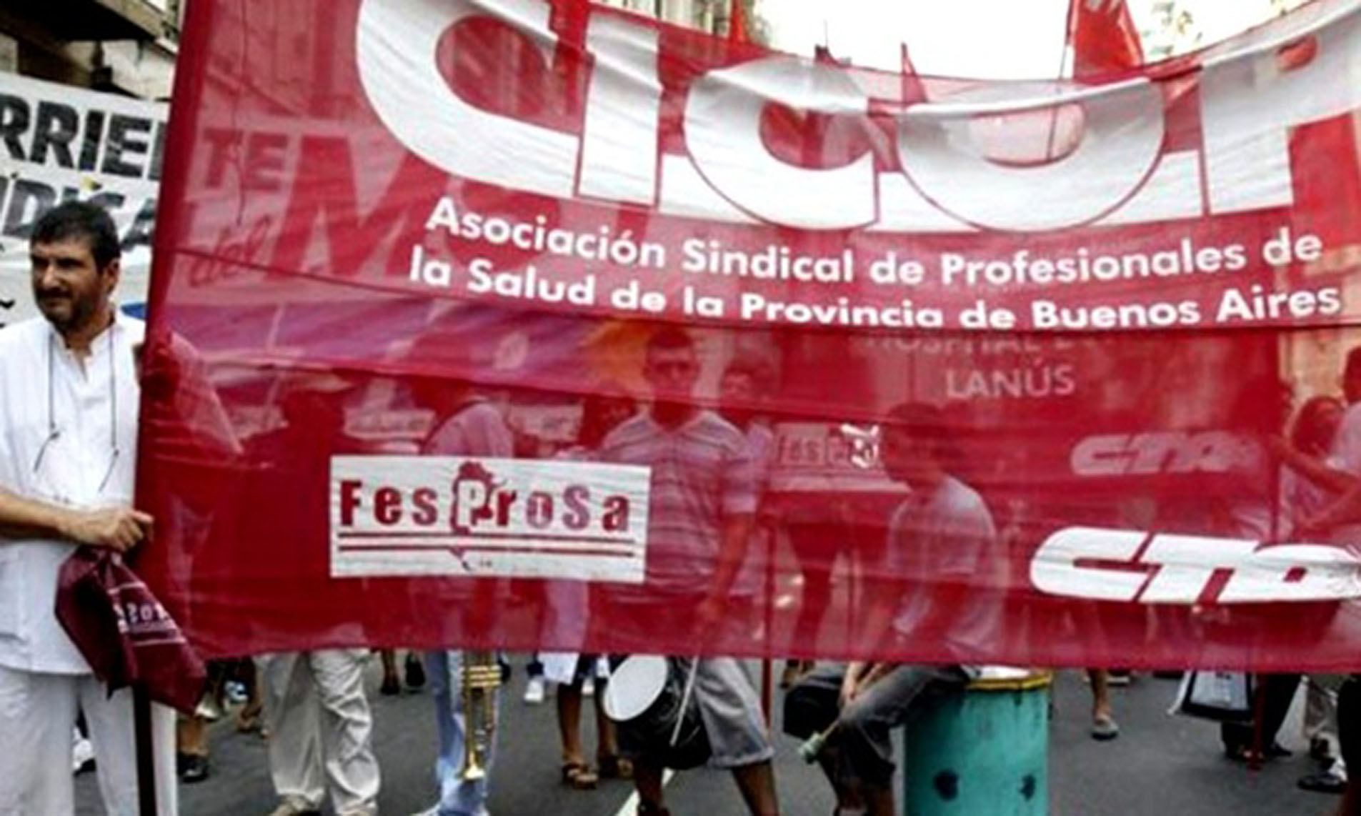 Médicos bonaerenses exigen reapertura de paritarias