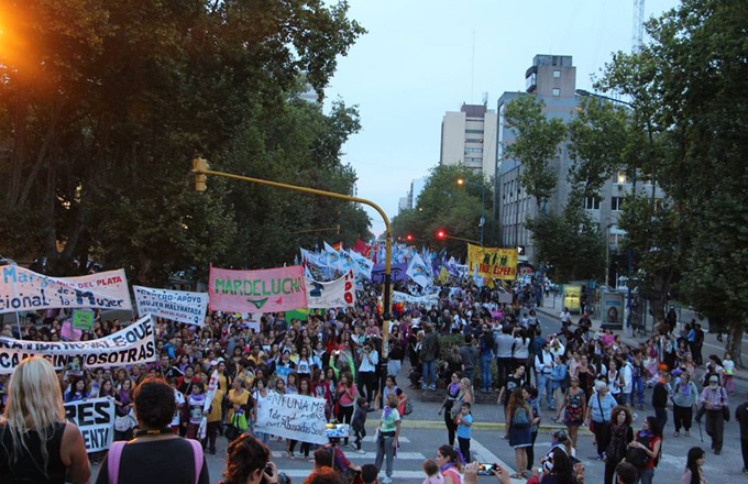 Más de 3 mil mujeres marcharon en Mar del Plata