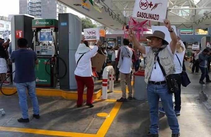 Protestas en capital mexicana contra alza de gasolinas