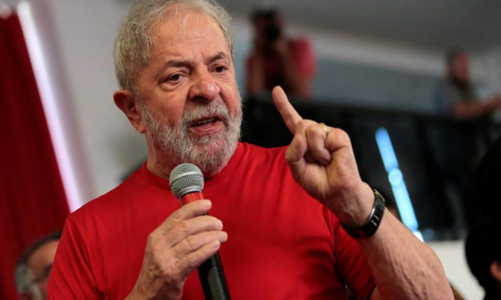Lula exhortó a cambiar “el modelo impuesto por el golpe” 