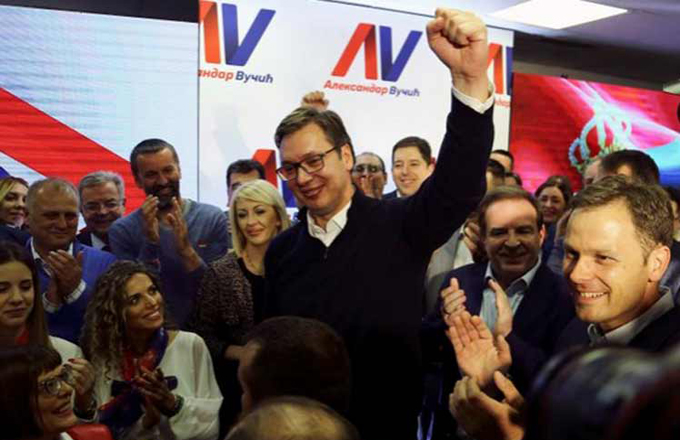 Vucic proclama victoria en Serbia